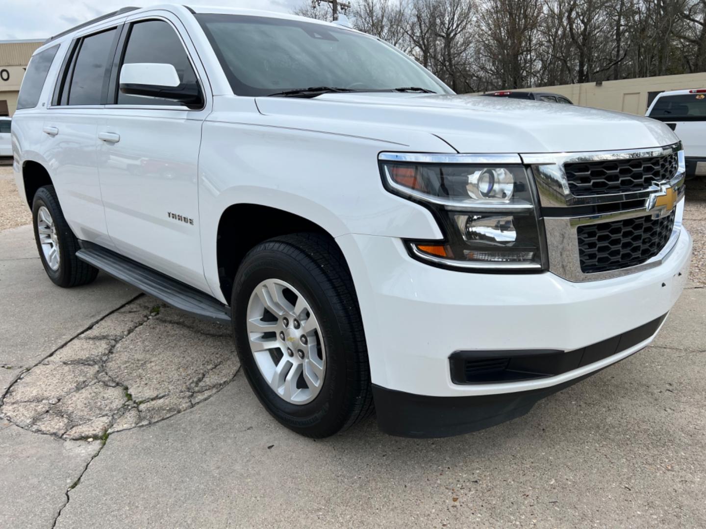 2015 White /Tan Chevrolet Tahoe LT (1GNSCBKC2FR) with an 5.3L V8 engine, Automatic transmission, located at 4520 Airline Hwy, Baton Rouge, LA, 70805, (225) 357-1497, 30.509325, -91.145432 - 2015 Chevy Tahoe LT 5.3 V8 Gas, 146K Miles, All Power, Heated Leather Seats, 7 Passenger Seating, Bose, Backup Camera, Tow Pkg. NO IN HOUSE FINANCING. FOR INFO PLEASE CONTACT JEFF AT 225 357-1497 CHECK OUT OUR A+ RATING WITH THE BETTER BUSINESS BUREAU WE HAVE BEEN A FAMILY OWNED AND OPERATED BUSINES - Photo#3